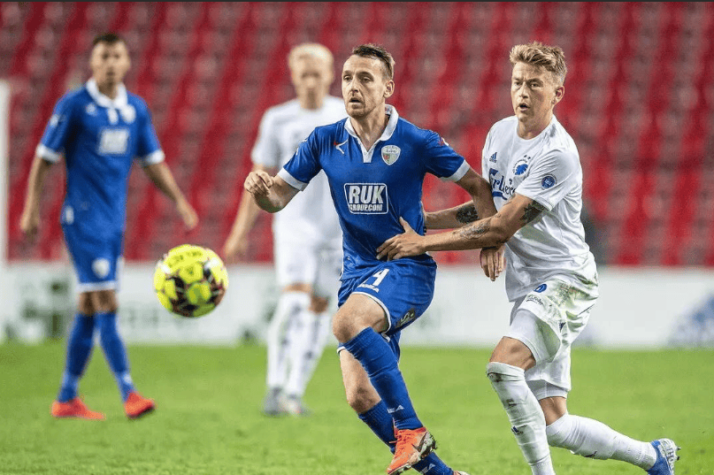 HAHA体育-赛前那不勒斯手感冰凉——欧冠节点到来，更衣室稳定，赛季目标并未改变