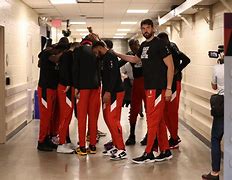 哈哈体育官网首页登录-中超赛程吃紧，多伦多猛龙窗口期临场应变，压力陡增，身体对抗强度拉满