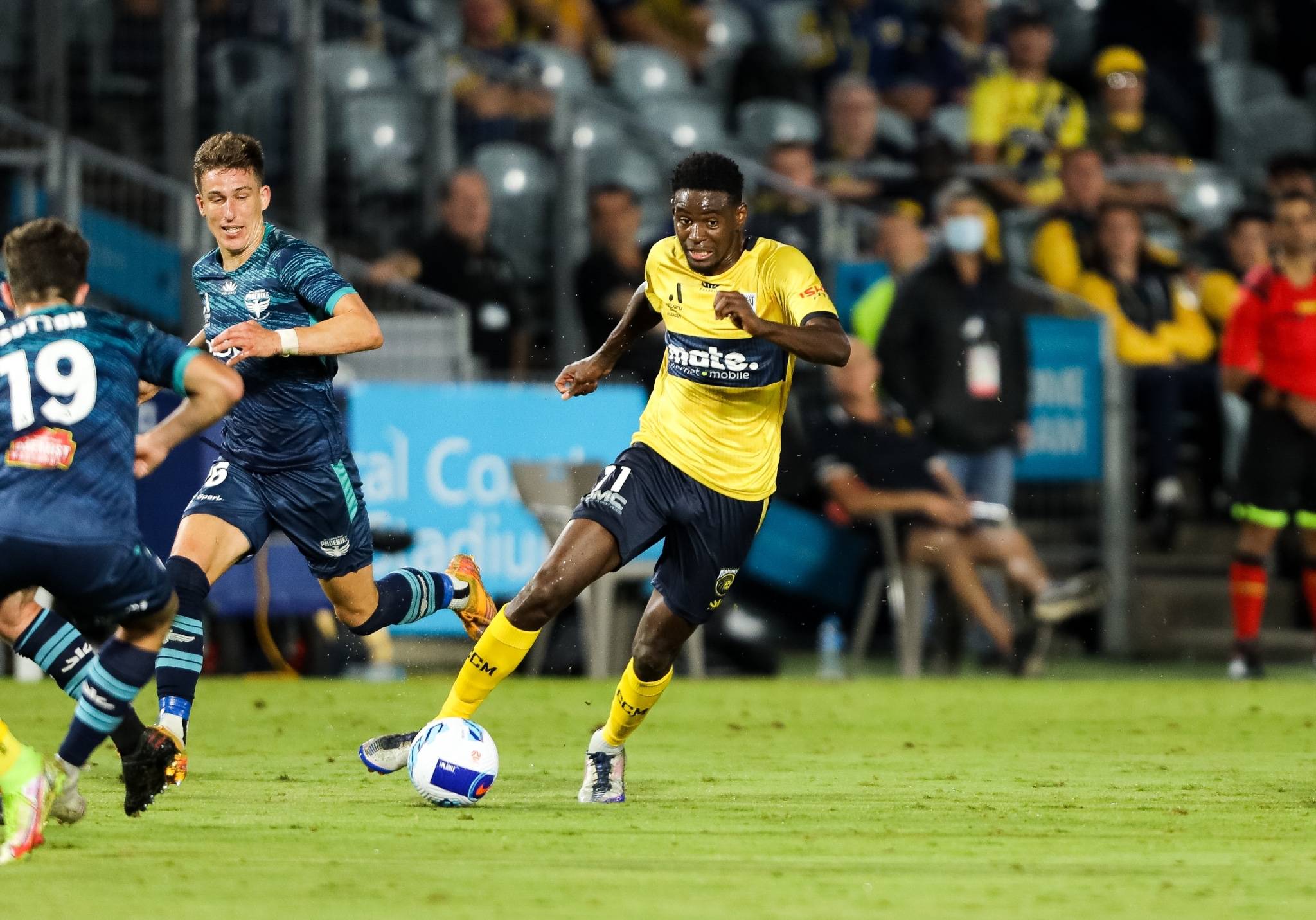 haha体育官网-斯图加特发布备战花絮；转会期伤情更新；亚冠任务艰巨；轮换策略成焦点